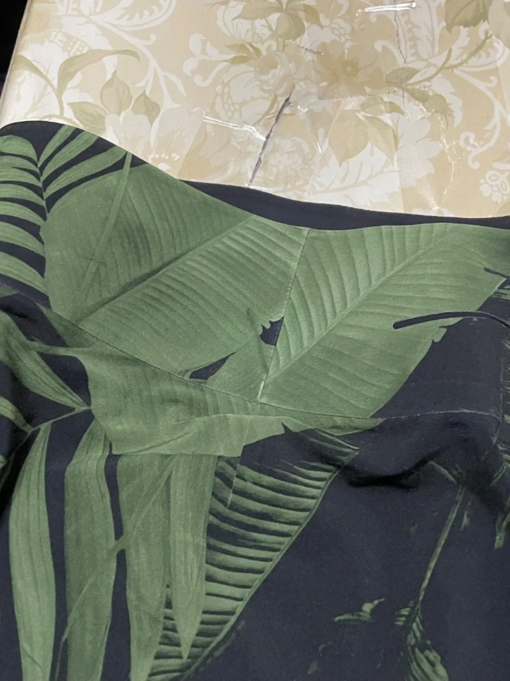 Lululemon Swim Trunks 40 Mens Palm Fronds Feathers Black Green Swimsuit Board